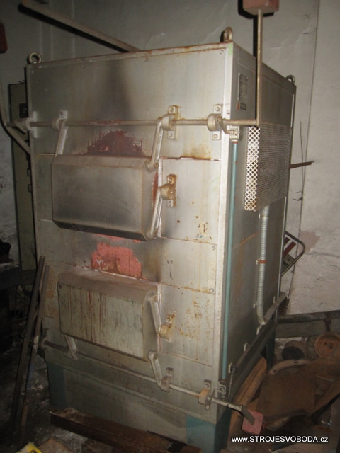 Pec kalící  (kalici pec 9.3.2011 11-24-09 9.3.2011 11-24-09.2011 11-24-09.JPG)